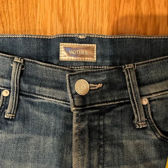 Mother Stunner Zip Ankle Step Fray in Good Girls Do
MOTHER - Picture 3 of 8